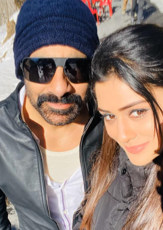 Payal Rajput (L) & Ravi Teja (R) (Selfie Shot)