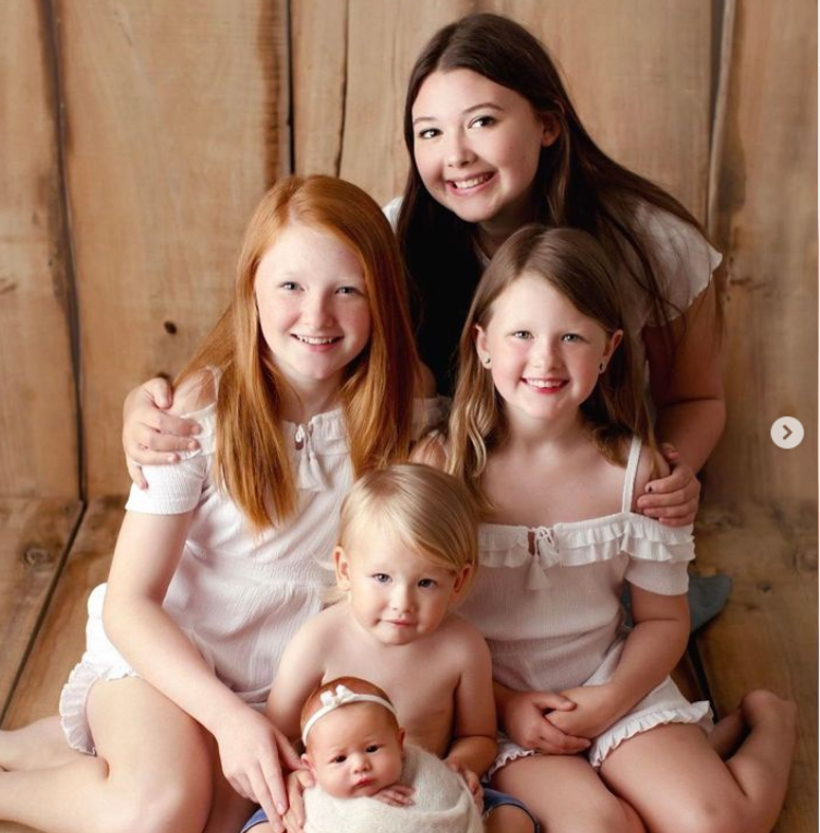 Isabelle Ingham Photo with siblings