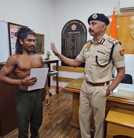 Desi Tarzan giving bravo by SP