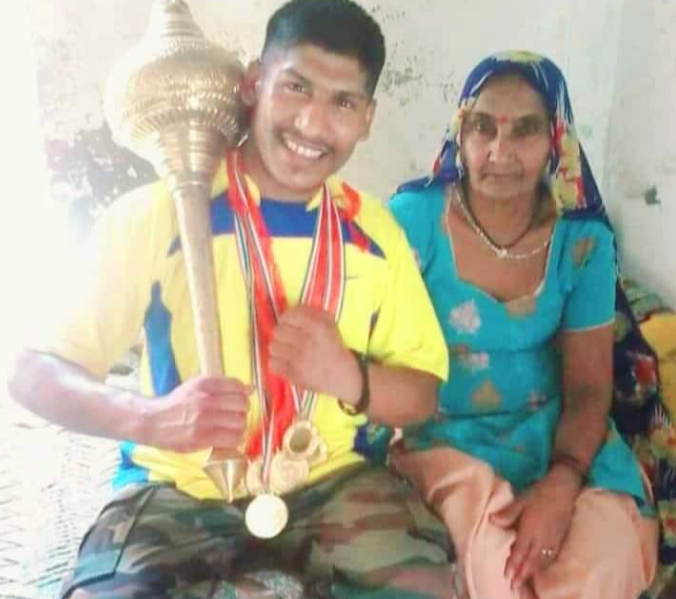 Desi Tarzan photo with his mother