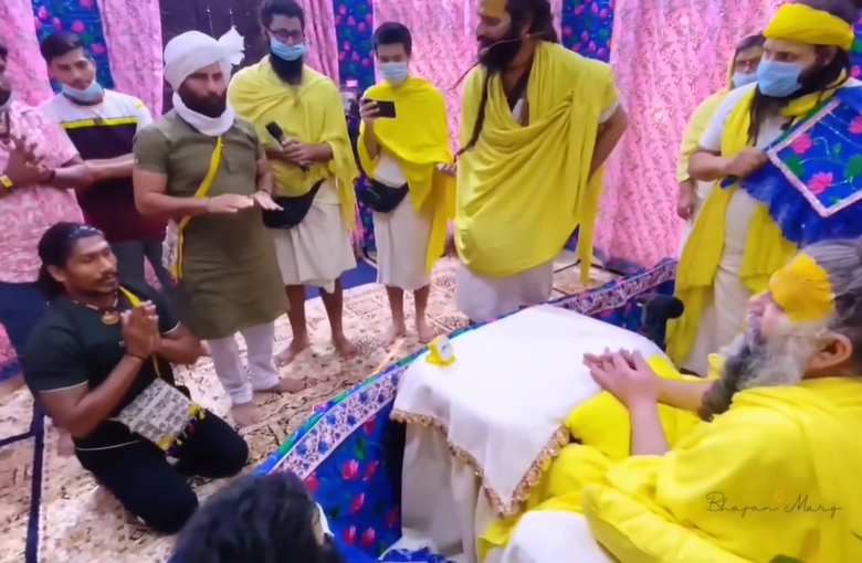 Desi Tarzan meet with Swami Prema nand Maharaj