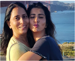 Manasvi Mamgai and her mother