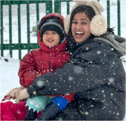Shivani witnessed the first snowfall in Kashmir