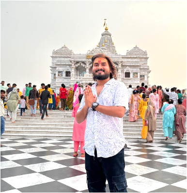 Vijay visited the temple