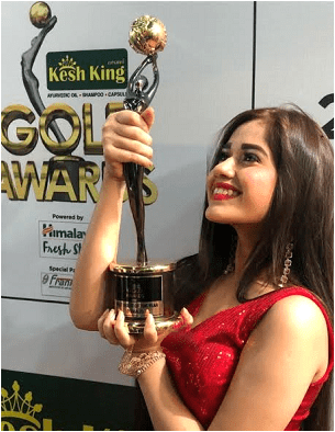 Gold Award: Debut in a Lead Role (Female)