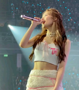 Sana Twice Photo during Performance