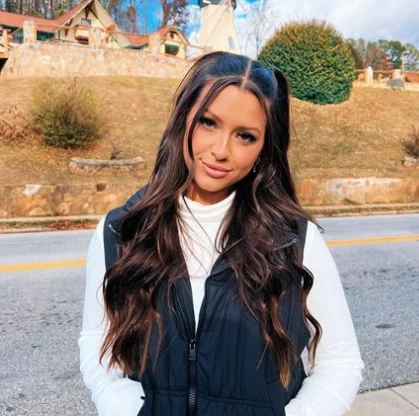 Whitney Wren – Age (26) Net Worth, Boyfriend, Father, Concert, Singer