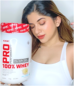 GNC Pro Performance 100% Whey Protein 4 lbs with Shake