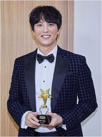 Kim Nam Gil won the top actor prize at the 2019 Asia Contents Awards.