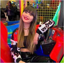 Eva García, Age 19 years