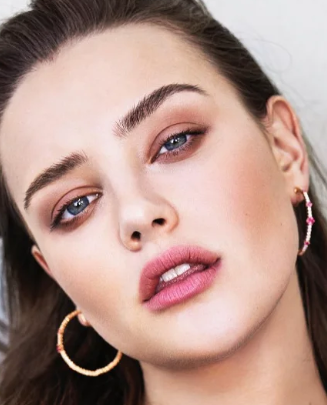 Katherine Langford looks like Beauty Queen
