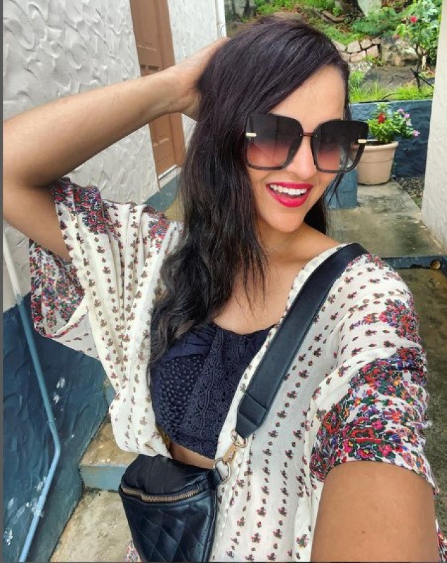 Prerna Malhan Net Worth, Family, Baby Name, Age 2023 Wanderers Hub Monthly Husband