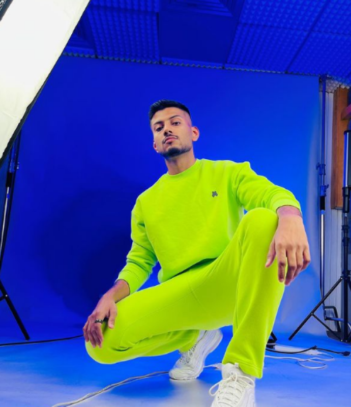 Tech Burner (Shlok Srivastava) Net Worth 2023 Hairstyle, Mobile Skin