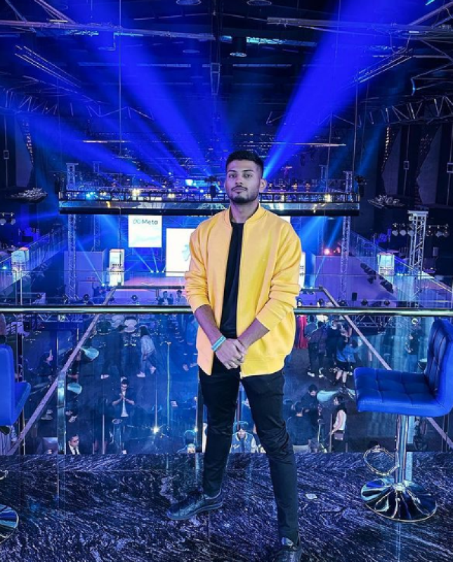 Tech Burner (Shlok Srivastava) Net Worth 2023 Hairstyle, Mobile Skin