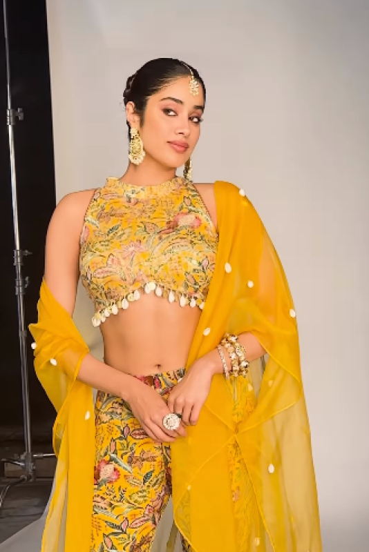 Promo: Nykaa Fashion (2023)
